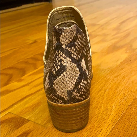 Dolce Vita Kadey Stella Snakeskin Embossed bootie - Picture 9 of 15